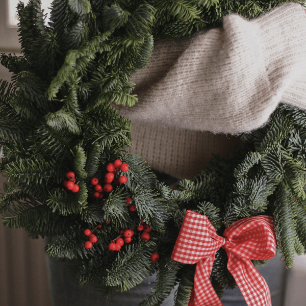 Comment fabriquer une Couronne de Noël Écologique en 8 Étapes Faciles - Simplethings